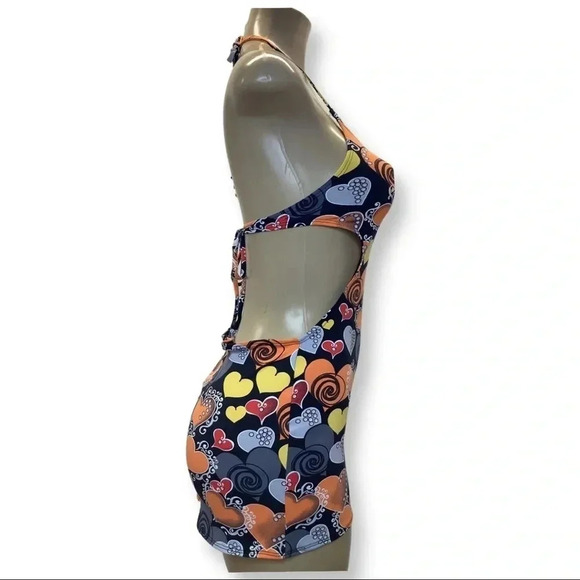 Indecent Proposal Made By Zuliana - Picture 2 of 4